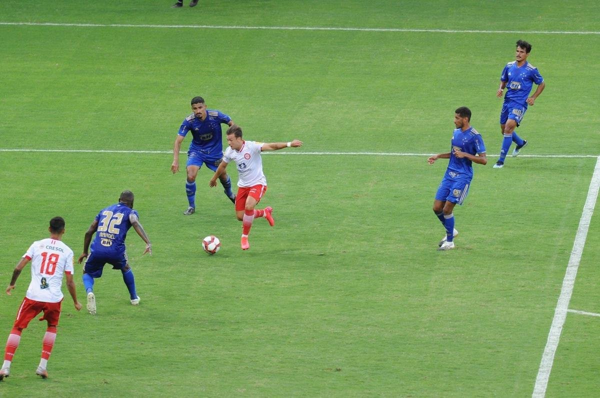 Fotos do empate por 0 a 0 entre Cruzeiro e Tombense, no Mineiro, em Belo Horizonte, pela sexta rodada do Campeonato Mineiro de 2021. Goleiro cruzeirense Fbio pegou um pnalti cobrado por Paulinho Dias e evitou o revs.