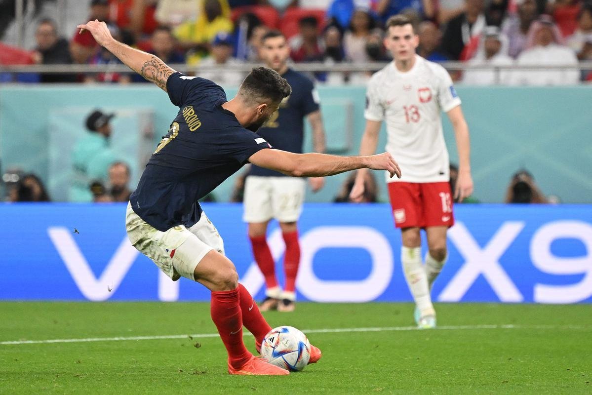 Lances da partida entre Frana e Polnia, pelas oitavas de final da Copa do Mundo.