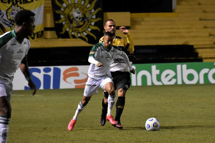 Criciúma e América duelaram pela terceira fase da Copa do Brasil no Estádio Heriberto Hülse, em Santa Catarina