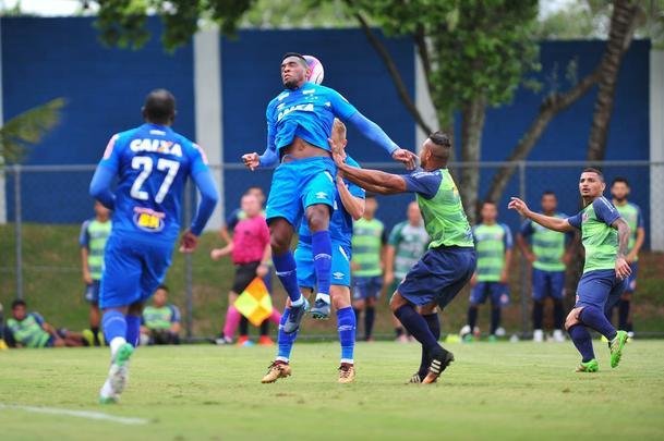 Imagens do jogo-treino entre Cruzeiro e Ipatinga, na Toca da Raposa II, nesta sexta-feira (12/01)