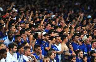 Torcedores do Cruzeiro coloriram Mineiro de azul em deciso da Copa do Brasil contra o Flamengo