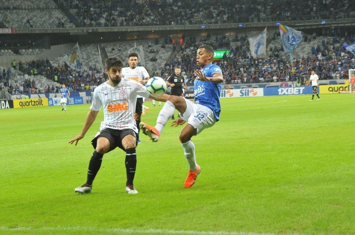 Fotos de Cruzeiro x Corinthians, no Mineiro, pela oitava rodada do Campeonato Brasileiro