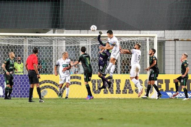Fotos de Amrica x Athletic, no Independncia, pelo Campeonato Mineiro