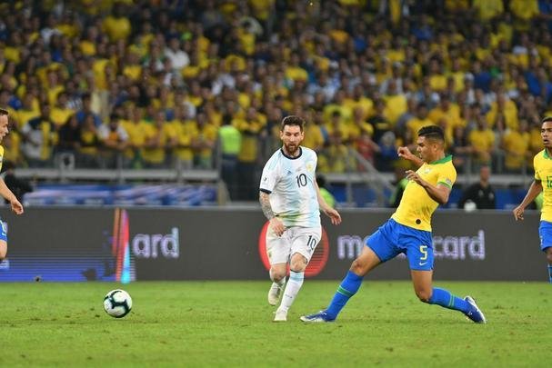 Fotos da vitria do Brasil sobre a Argentina, por 2 a 0, no Mineiro, pela semifinal da Copa Amrica; Gabriel Jesus e Firmino marcaram os gols da seleo em BH