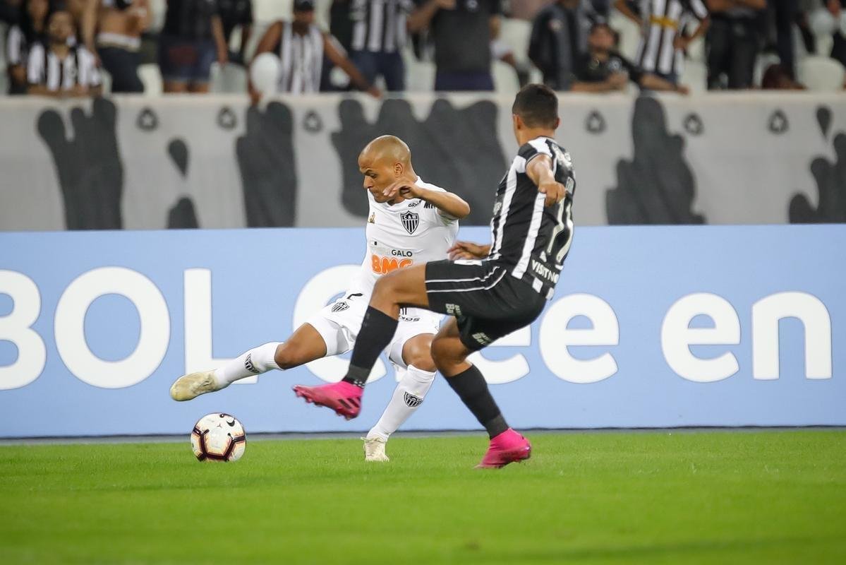 Fotos do duelo entre Botafogo e Atltico, no Estdio Nilton Santos, no Rio, pela ida das oitavas de final da Copa Sul-Americana