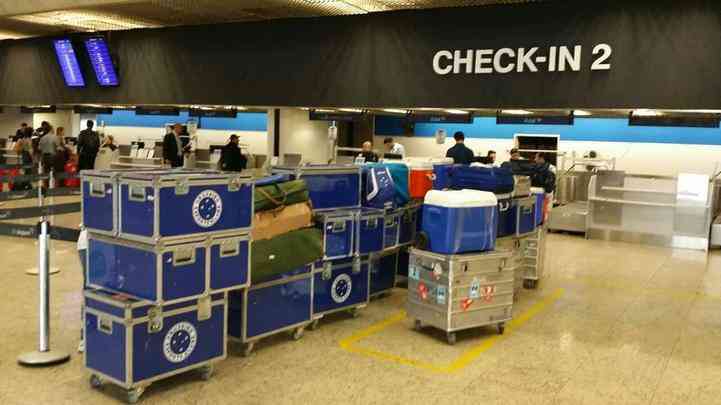 Bagagens do Cruzeiro chegaram ao Aeroporto de Confins antes de jogadores