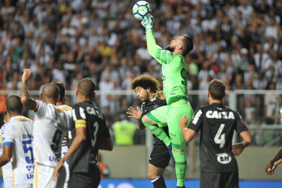 Imagens do empate sem gols entre Atltico e Chapecoense, no Independncia