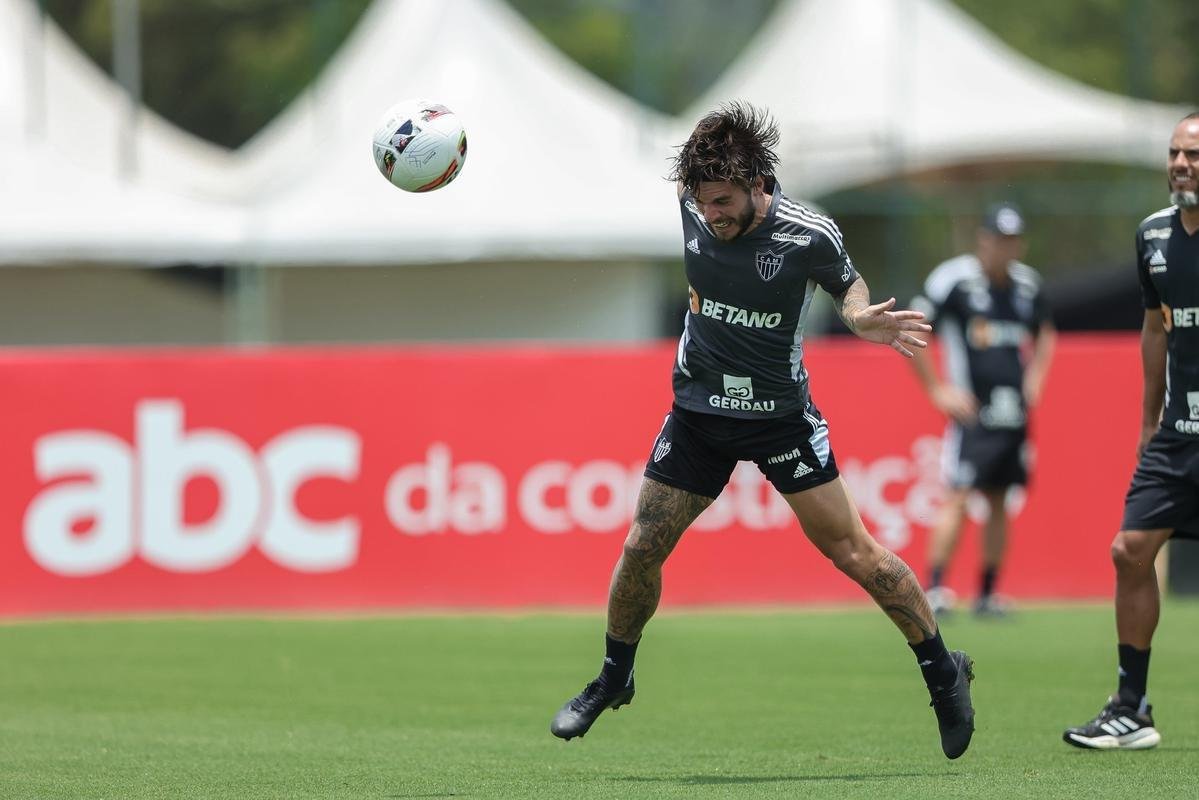 Atltico teve um dia de folga aps o empate com o Cruzeiro no clssico. Elenco de Coudet retomou atividades na Cidade do Galo na tarde desta quarta-feira (15/2).