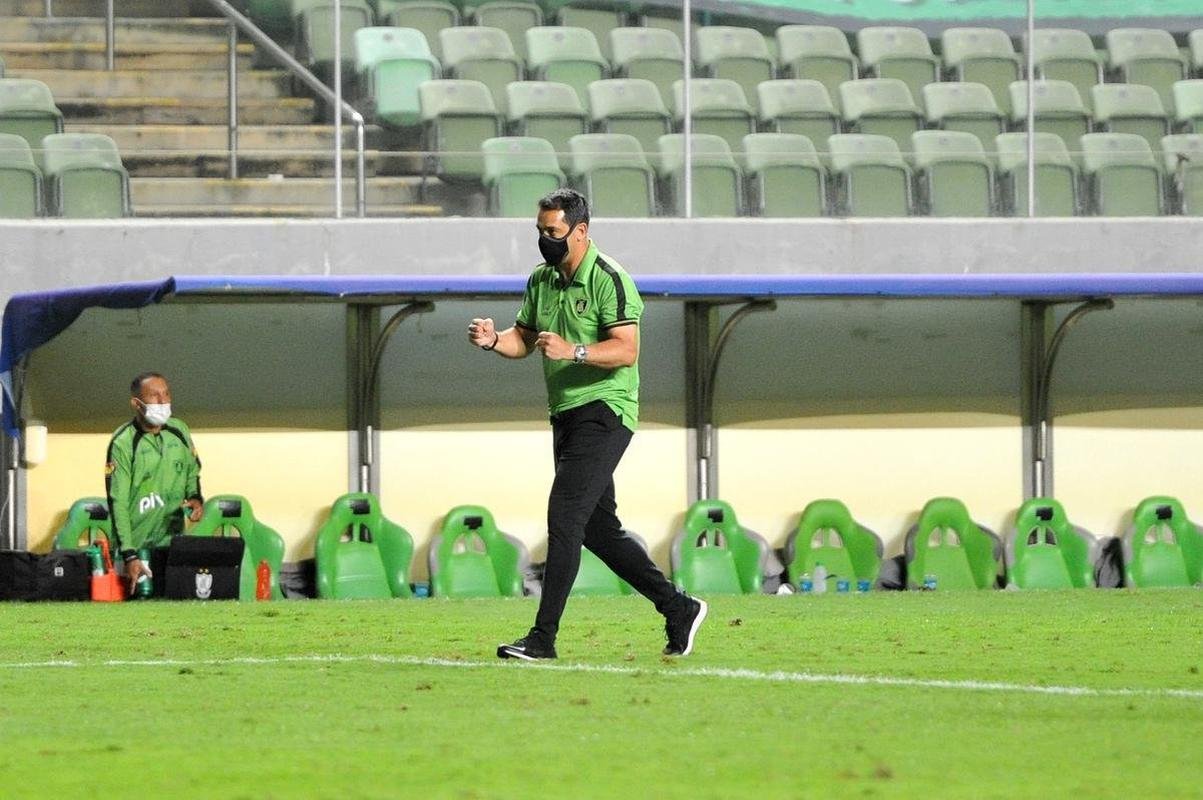 Fotos do jogo entre Amrica e Grmio, no Independncia, em Belo Horizonte, pela 32 rodada da Srie A do Brasileiro