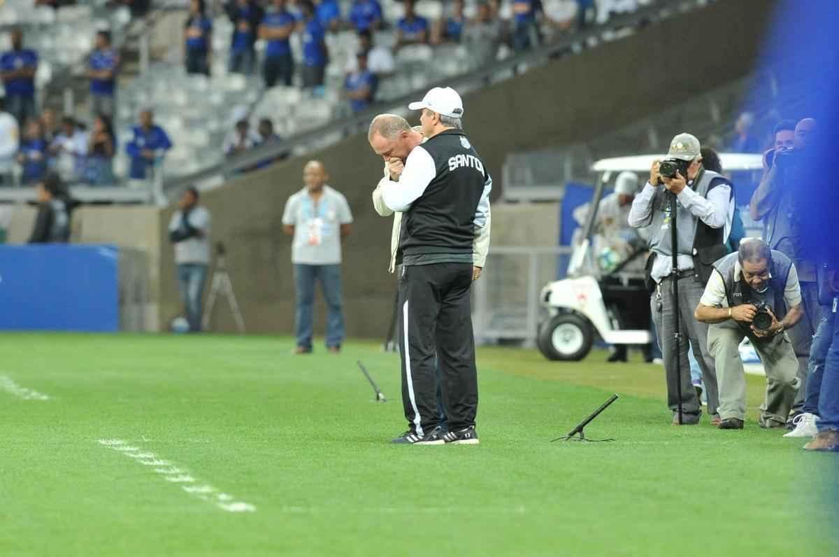 Imagens da torcida e da partida entre Cruzeiro e Santos, no Mineiro
