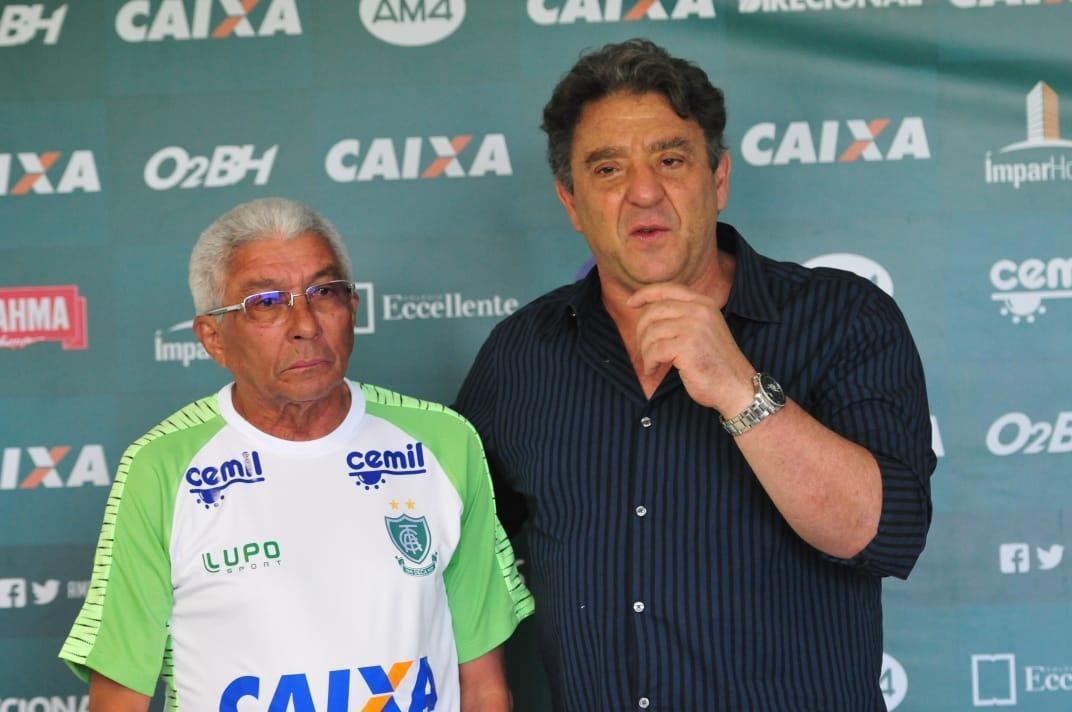 Tcnico Givanildo Oliveira foi apresentado no CT Lanna Drumond pelo presidente Marcus Salum e comandou seu primeiro treino visando ao jogo de quinta-feira, contra o Internacional, em Porto Alegre