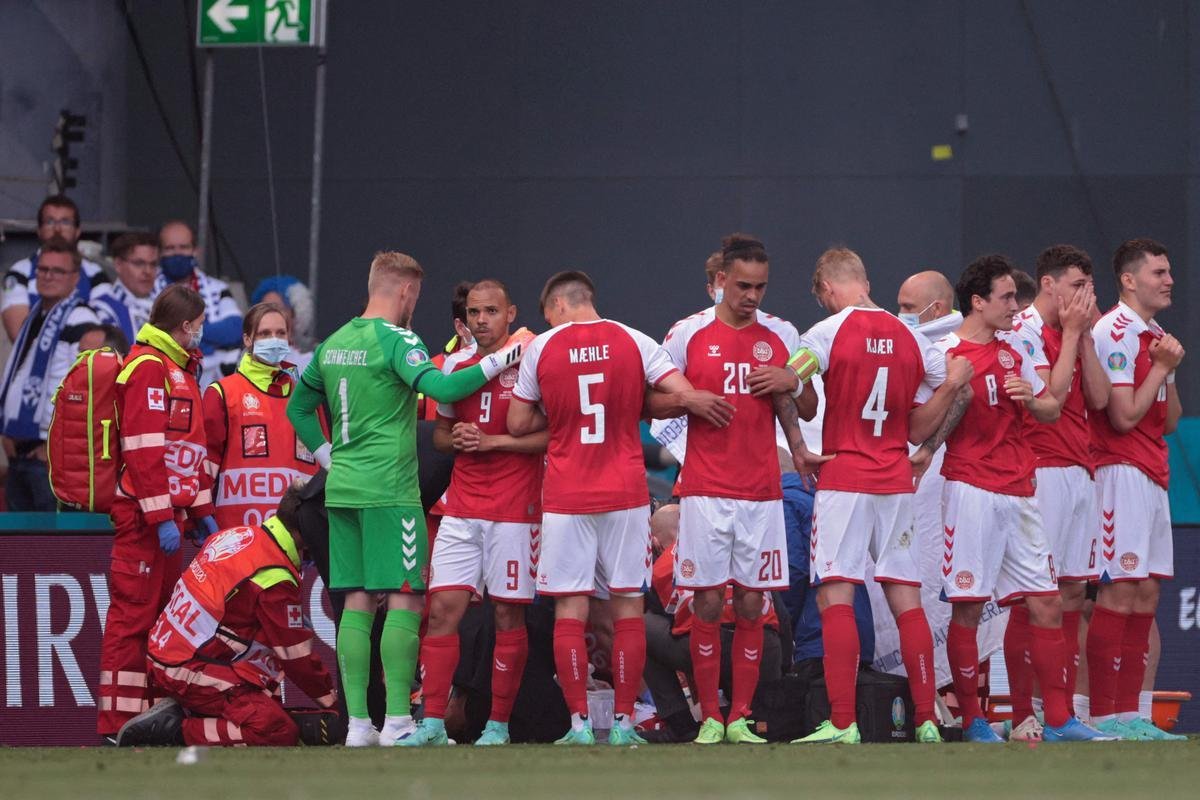 Reao de companheiros, esposa, adversrios e torcedores aps queda de Eriksen