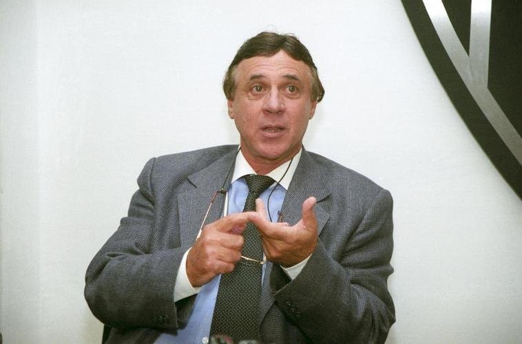 Humberto Ramos - Técnico do time vice-campeão de 1999; era jogador alvinegro em 1971.