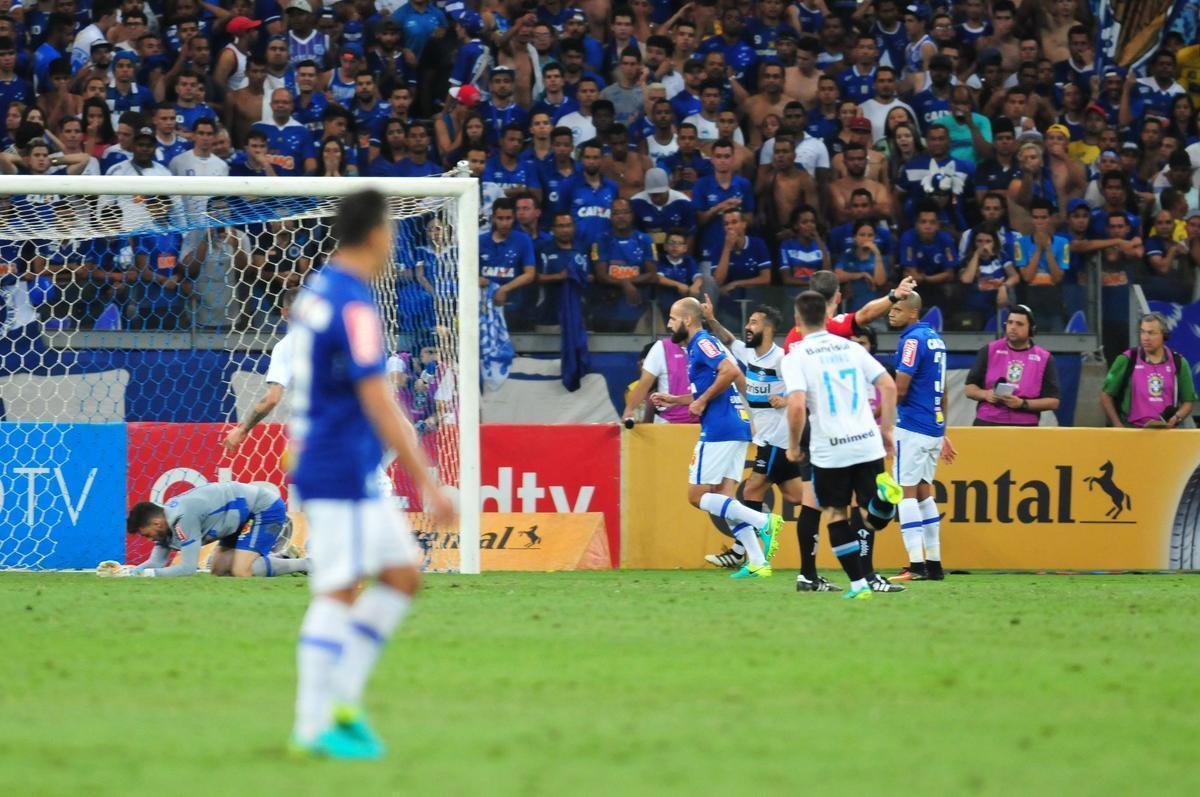 Cruzeiro 0x2 Grmio (jogo de ida das semifinais da Copa do Brasil de 2016): Mineiro recebeu 53.452 torcedores (50.715 pagantes), que assistiram  vitria gremista por 2 a 0, gols de Luan e Douglas. Renda alcanou o valor de R$ 1.606.821,00