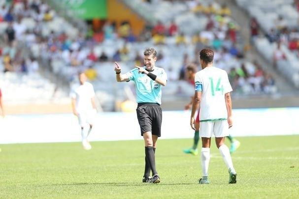Portugal e Arglia empataram por 1 a 1 no Mineiro. Resultado fez os lusitanos avanarem s quartas de final em primeiro. Honduras passou em segundo. Surpreendentemente, Argentina est eliminada dos Jogos do Rio j na primeira fase do futebol masculino 