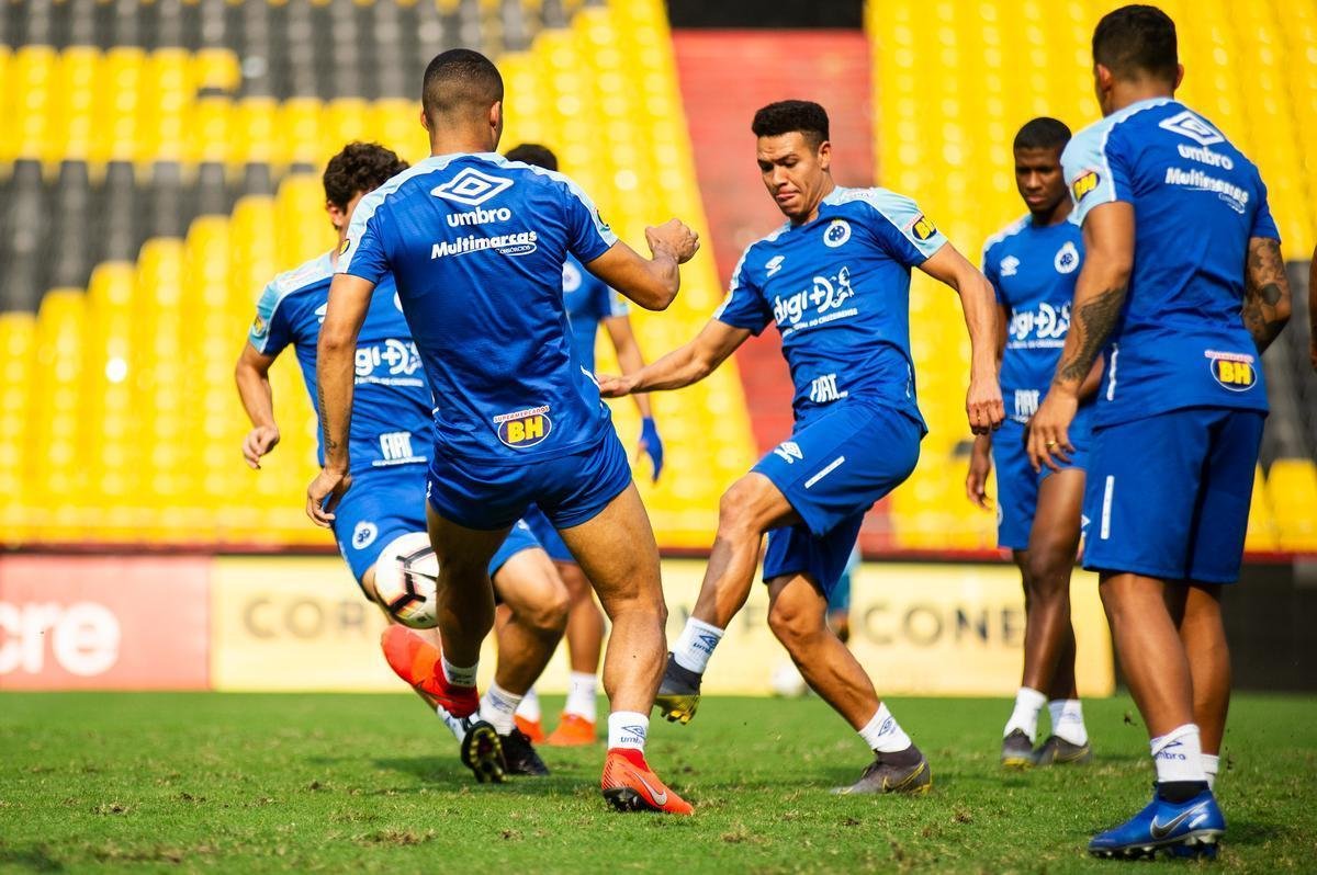 Fotos do treino do Cruzeiro no Estdio Monumental Isidro Romero Carbo, em Guayaquil