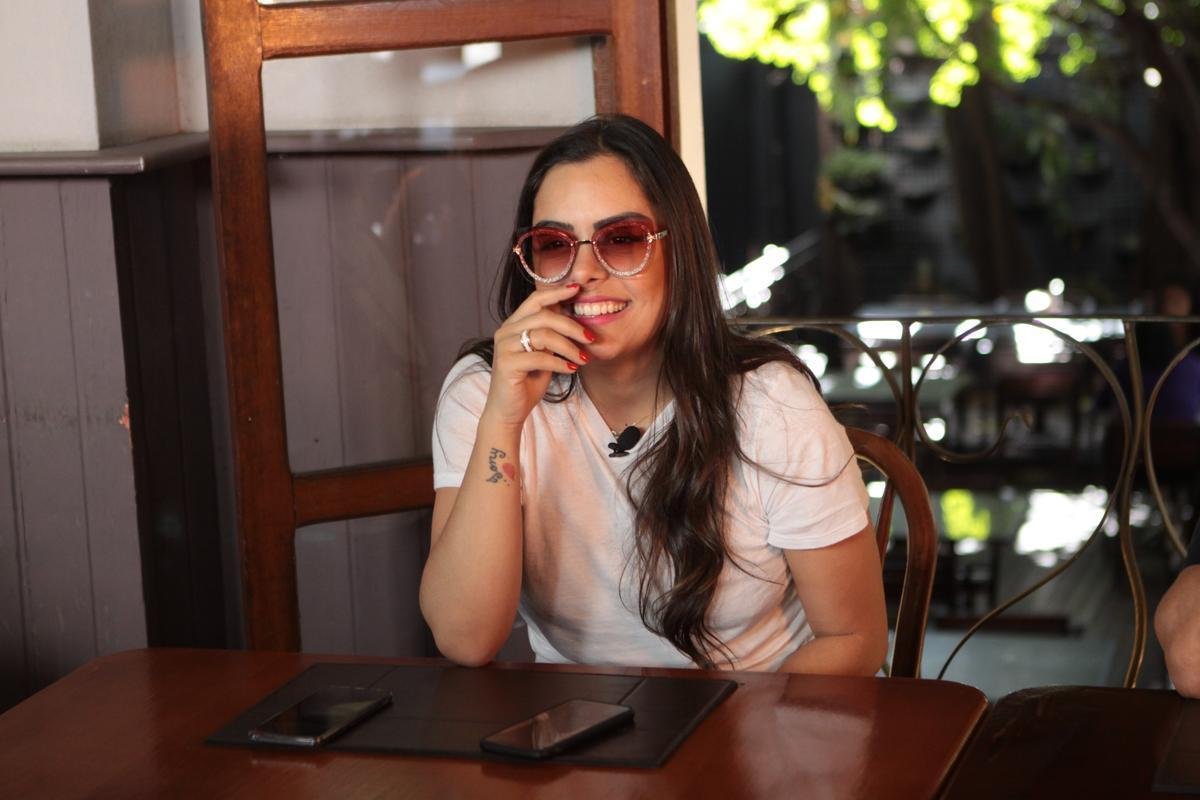 Na primeira vez de Larissa Riquelme em Belo Horizonte, levamos a modelo e apresentadora paraguaia para um verdadeiro banquete de pratos tpicos da culinria mineira. E ela adorou!