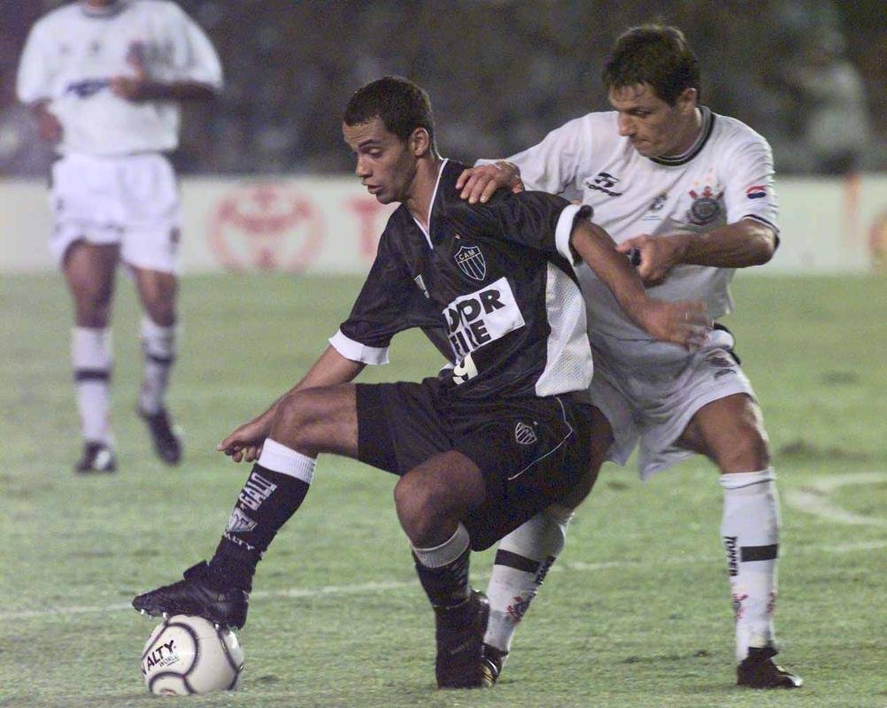 18/05/2000 - Atltico 1 x 1 Corinthians - Mineiro
