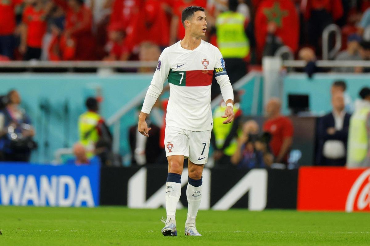 Cristiano Ronaldo chorou muito ao deixar o gramado aps a eliminao de Portugal diante de Marrocos