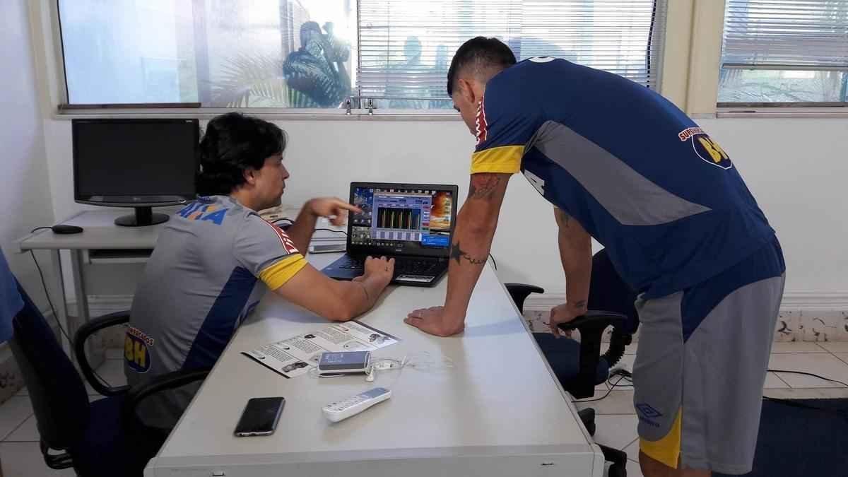 Depois da recepo calorosa em Confins, Thiago Neves conheceu a Toca II e realizou testes fsicos