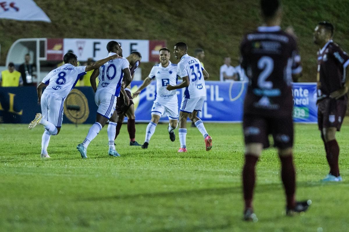 Cruzeiro venceu o Patrocinense neste sbado (21/1), na estreia do Mineiro