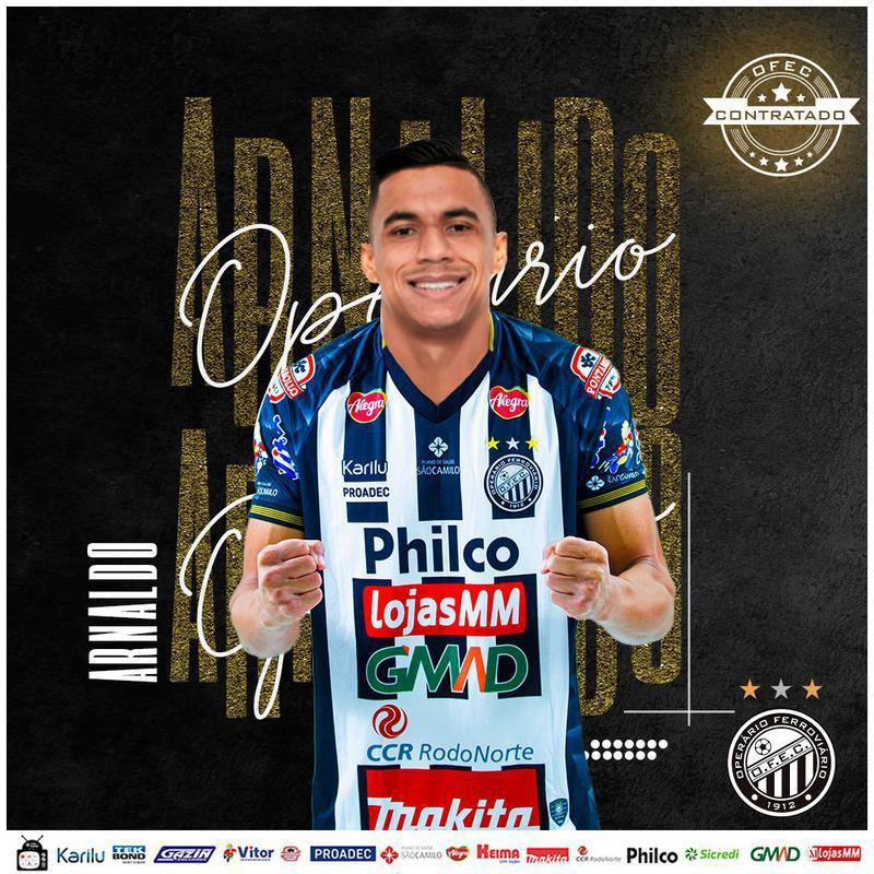 Arnaldo, lateral-direito (Operário)