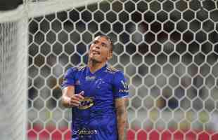 Edu marcou o gol da vitória do Cruzeiro sobre o Democrata-GV no último minuto e mostrou novamente poder de decisão