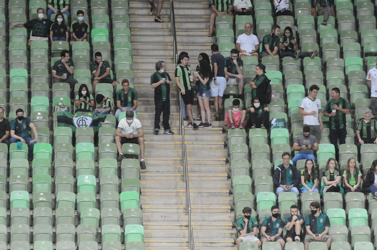 Veja as fotos do confronto entre Amrica e Bahia, no estdio Independncia, em BH, pela 27 rodada do Campeonato Brasileiro.