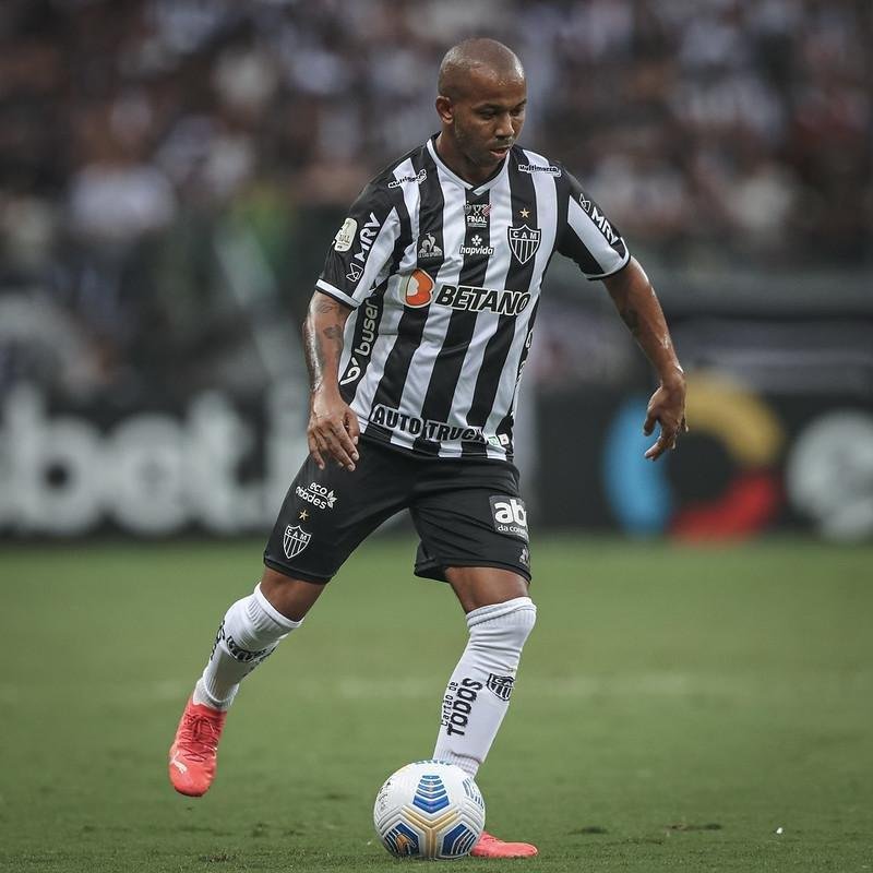 Mariano - Contratado em agosto de 2020, o titular da lateral direita alvinegra tem vnculo vlido at dezembro de 2022.