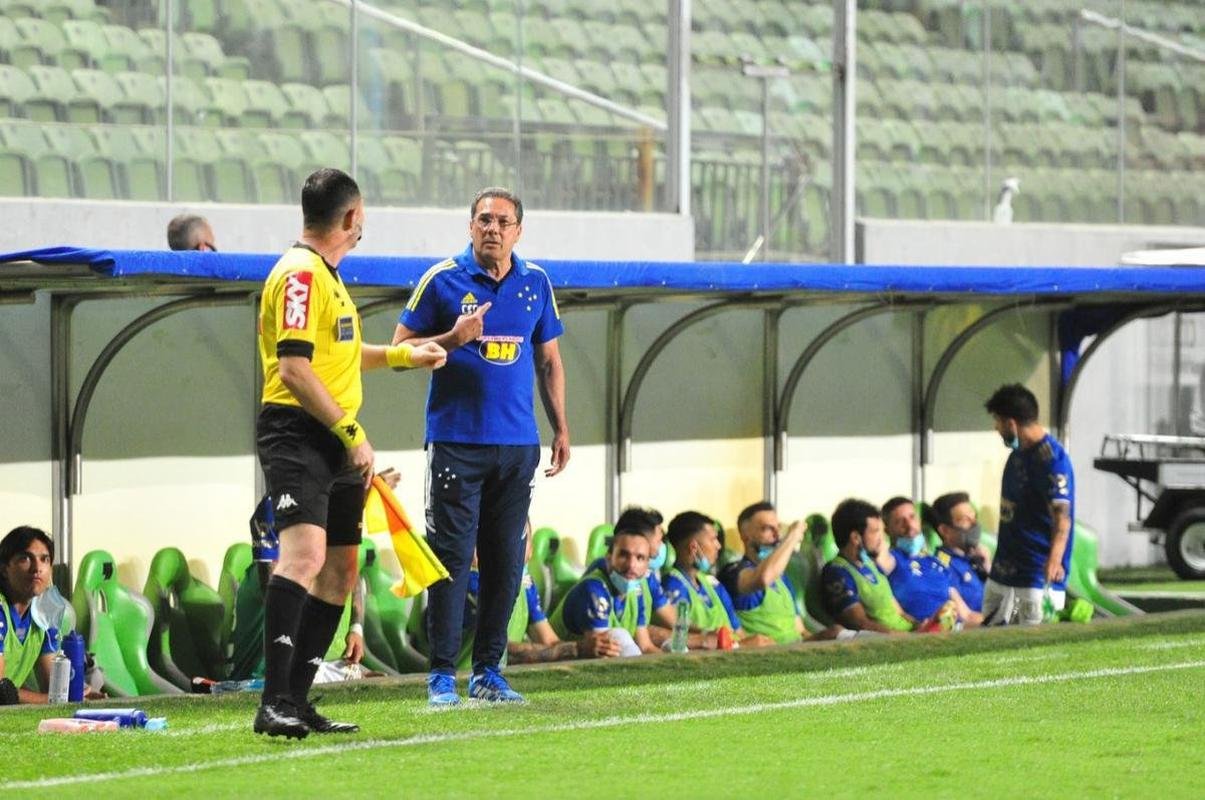 Fotos do jogo entre Cruzeiro e Remo, no Independncia, em BH, pela 32 rodada da Srie B do Brasileiro