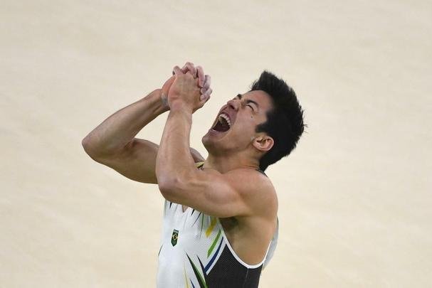 Nory ficou em terceiro e garantiu a medalha de bronze na prova de solo da ginstica