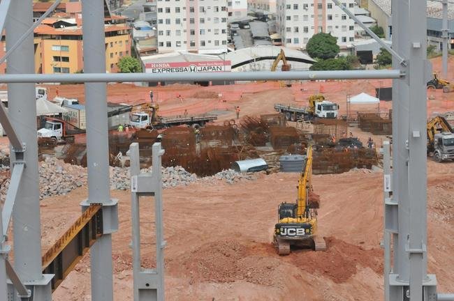 Arena MRV completa um ano de obras neste 20 de abril de 2021. Veja como est� o andamento da constru��o do est�dio do Atl�tico, que tem previs�o de ficar pronto em outubro de 2022. Ser�o 46 mil lugares, 2.333 vagas de estacionamento, 40 bares e 80 camarotes. O empreendimento fica no bairro Calif�rnia, em Belo Horizonte. (Fotos de Gladyston Rodrigues/EM/D. A Press)