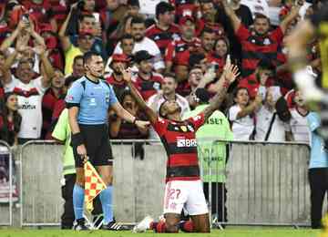 Atacante Bruno Henrique voltou a ser titular do Flamengo mais de um ano depois da lesão no joelho direito