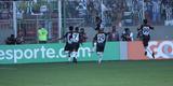 Fred comemora gol de falta marcado pelo volante Rafael Carioca, aos 13 minutos