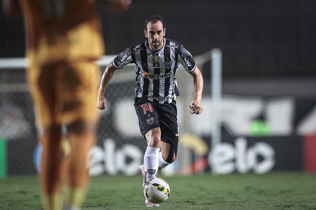 Fotos do jogo entre Brasiliense e Atltico no Estdio Klber Andrade, em Cariacica-ES, pela terceira fase da Copa do Brasil