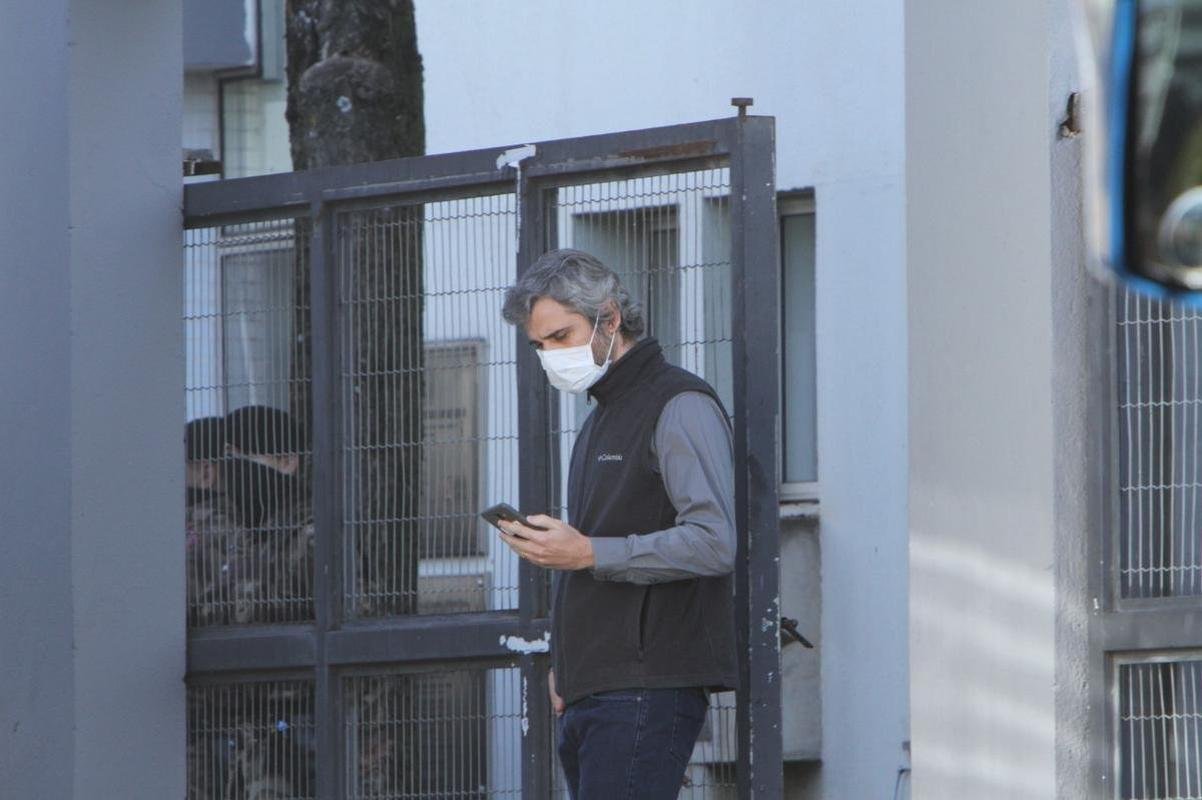 A delegao do Boca Juniors foi liberada da Central de Flagrantes 4  (CEFLAN 4) da Polcia Civil, no bairro Alpio de Melo, regio Noroeste de Belo Horizonte, por volta das 12h desta quarta-feira. Jogadores e membros da comisso tcnica da equipe argentina ficaram na delegacia por cerca de 12 horas para esclarecimentos sobre a confuso no Mineiro aps a eliminao diante do Atltico, nos pnaltis, pelas oitavas de final da Copa Libertadores da Amrica.