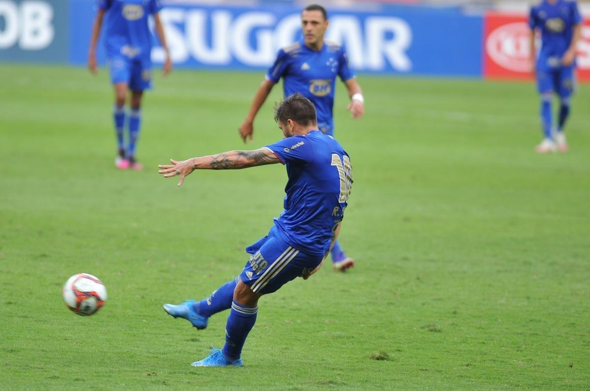 Fotos do clssico de ida da semifinal do Campeonato Mineiro, entre Cruzeiro e Amrica, no Mineiro, em Belo Horizonte