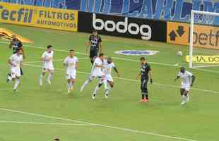 Manoel marcou o terceiro gol do Cruzeiro sobre a Ponte Preta: 3 a 0