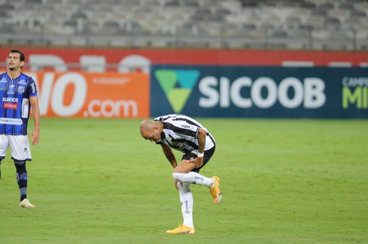 Galo venceu a URT na despedida do goleiro Victor