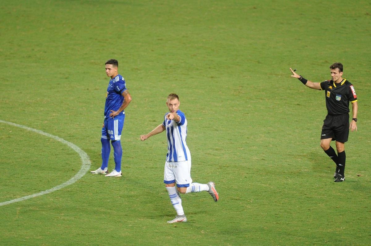 Fotos do jogo entre Cruzeiro e CSA, no Independncia, em Belo Horizonte, pela 29 rodada da Srie B do Brasileiro