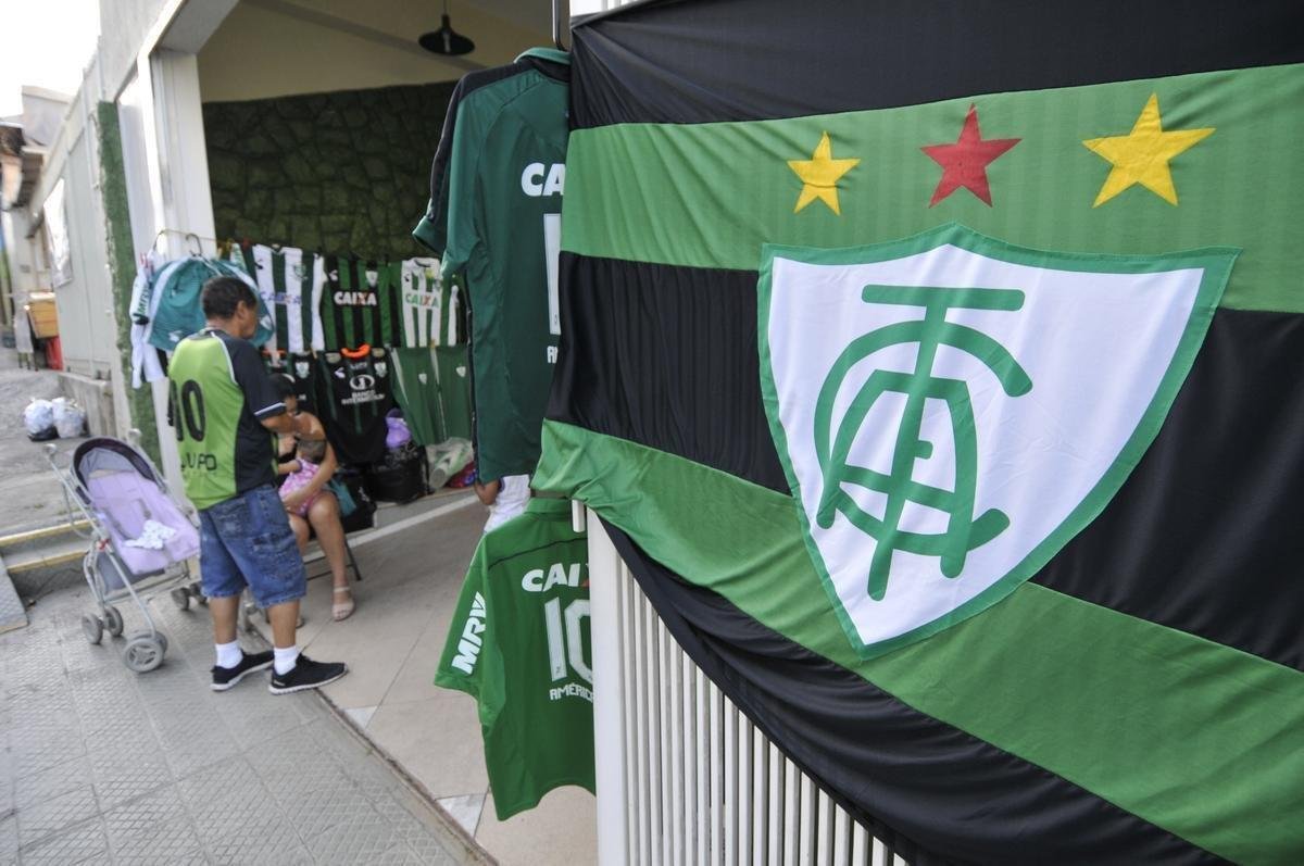 Torcida alviverde compareceu ao Independncia para a estreia do Coelho na temporada
