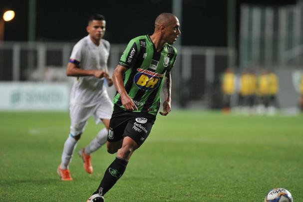 Amrica e Paran Clube se enfrentam pela 33 rodada da Srie B, no Horto