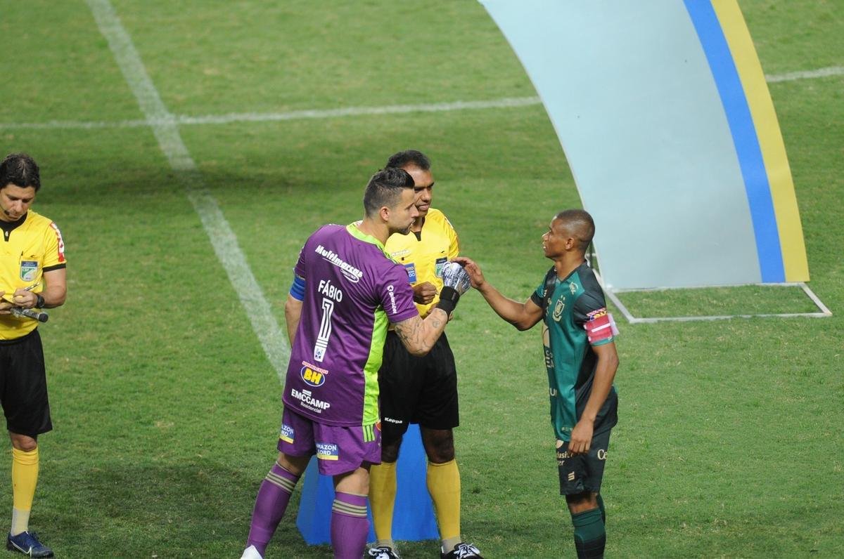 Fotos do jogo entre Amrica e Cruzeiro, no Independncia, em Belo Horizonte, pela 25 rodada da Srie B do Brasileiro