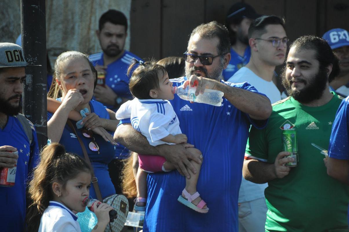 Cruzeiro x Bahia: fotos da torcida da Raposa no Mineiro