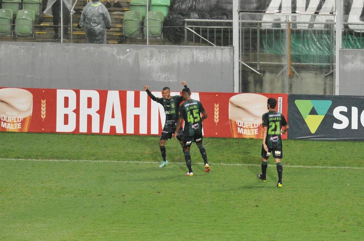 Fotos da vitria do Amrica sobre a Chapecoense, por 3 a 0, no Independncia, pela 35 rodada do Campeonato Brasileiro