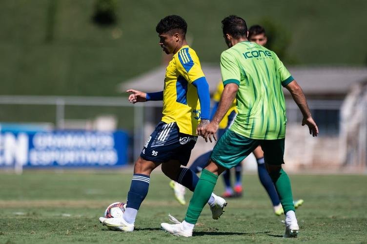 Cruzeiro empatou por 1 a 1 com o Boavista-RJ em jogo-treino realizado neste sbado (22/5), na Toca da Raposa II. Rafael Sobis marcou o gol celeste, enquanto Douglas Pedroso fez para a equipe do Rio de Janeiro.