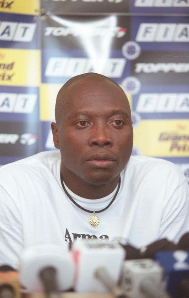 Fotos da apresenta��o do meia colombiano Freddy Rinc�n no Cruzeiro, em 6 de julho de 2001, na Toca da Raposa I. Ex-jogador morreu aos 55 anos nesta quarta-feira (13/4/2022), em Cali, em consequ�ncia de um acidente de carro.
