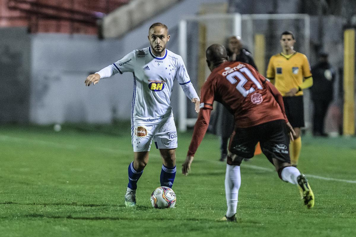 O Cruzeiro perdeu para o Brasil de Pelotas por 1 a 0, no estádio Bento Freitas, em Pelotas, no Rio Grande do Sul. O duelo da sétima rodada da Série B foi realizado no dia 2 de setembro.