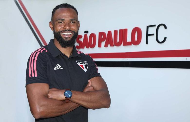 William - volante do São Paulo