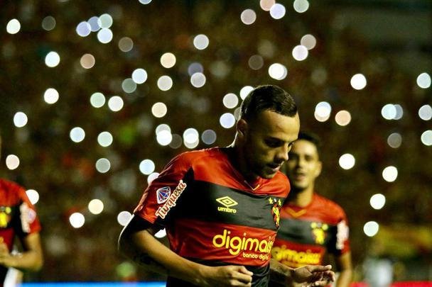 Em campo, Sport e Criciúma se enfrentam pela 34ª rodada da Série B